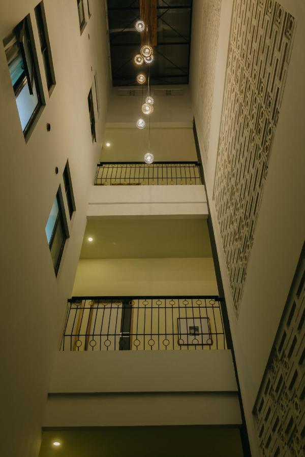 Urbanest Inn House Slipi Jakarta Exteriör bild