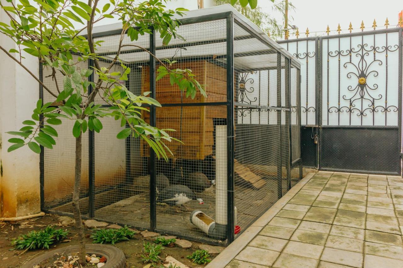 Urbanest Inn House Slipi Jakarta Exteriör bild