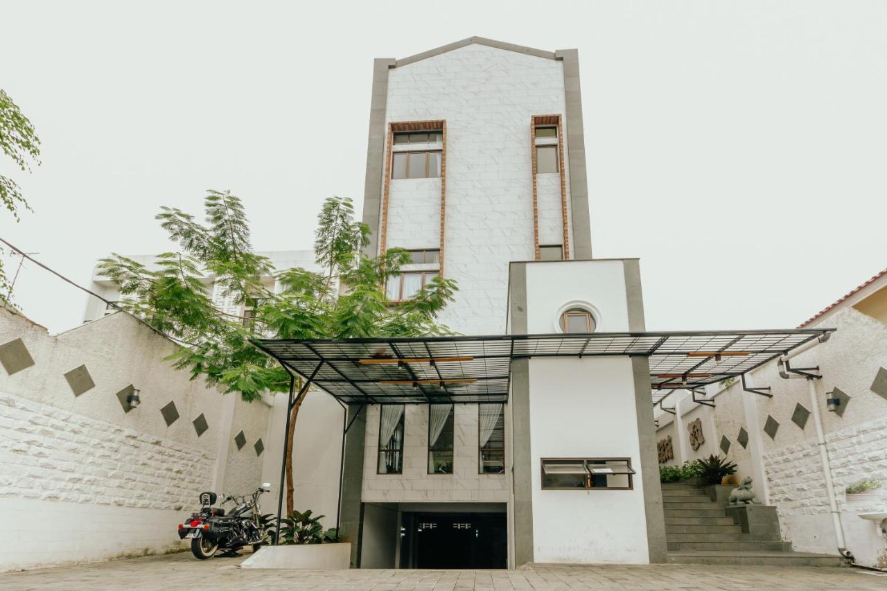 Urbanest Inn House Slipi Jakarta Exteriör bild