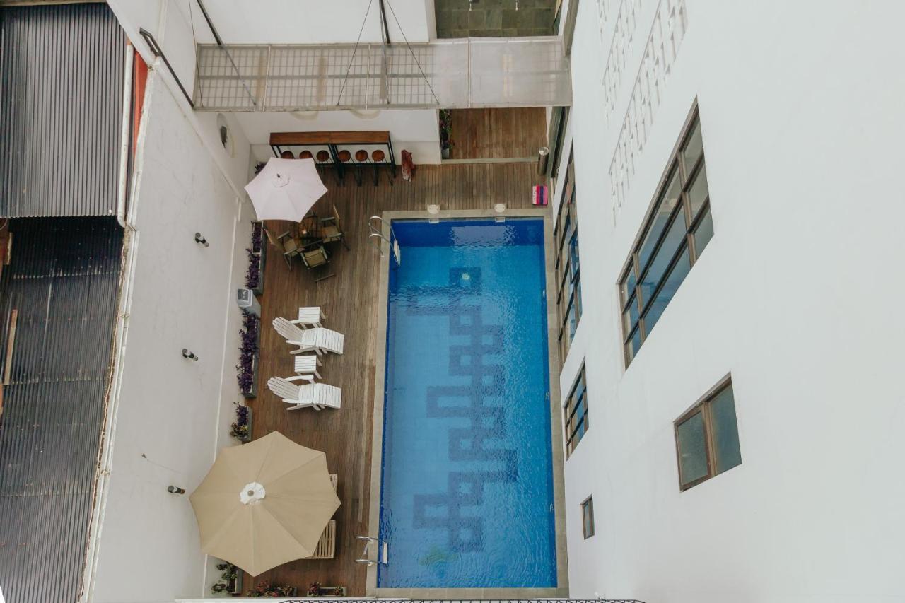 Urbanest Inn House Slipi Jakarta Exteriör bild