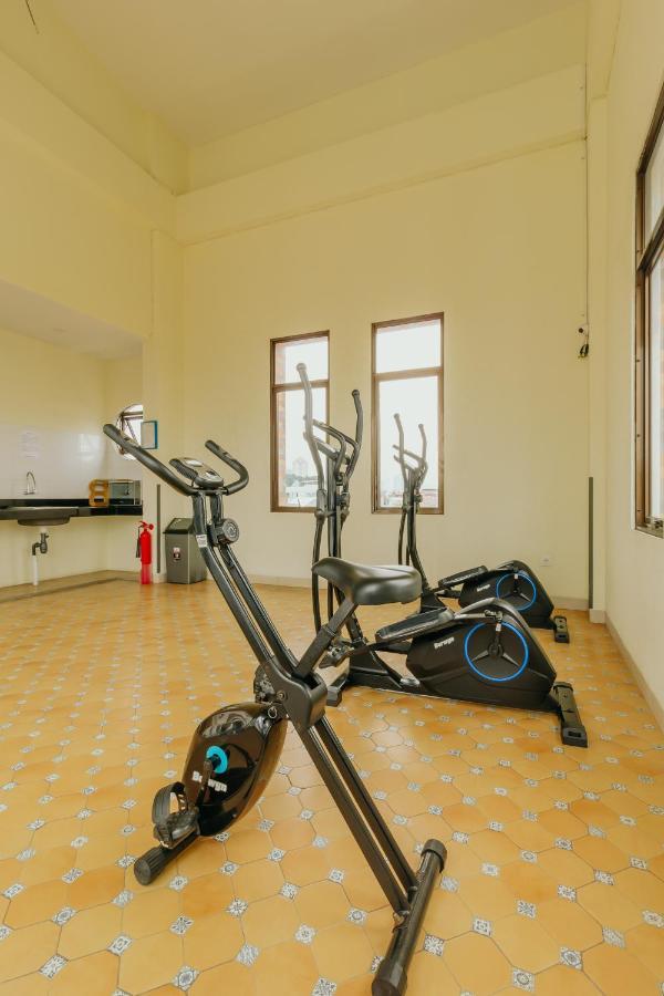 Urbanest Inn House Slipi Jakarta Exteriör bild
