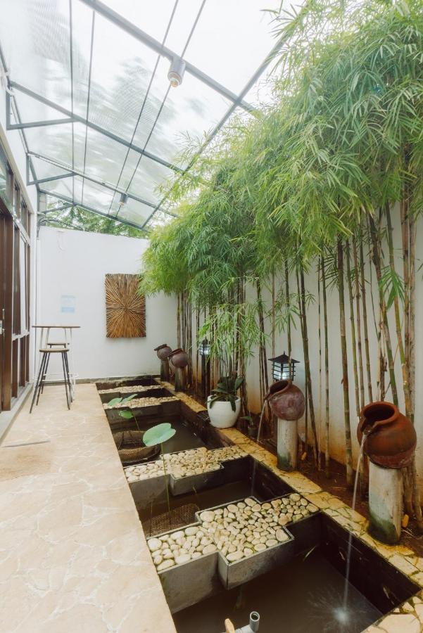 Urbanest Inn House Slipi Jakarta Exteriör bild