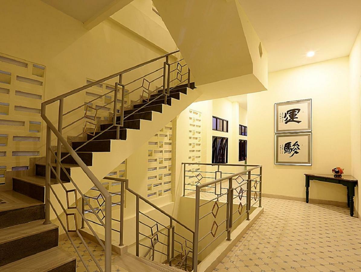 Urbanest Inn House Slipi Jakarta Exteriör bild