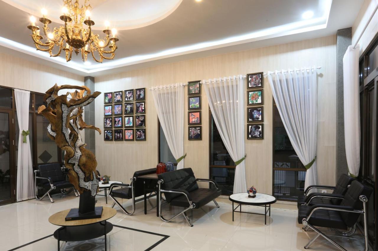 Urbanest Inn House Slipi Jakarta Exteriör bild