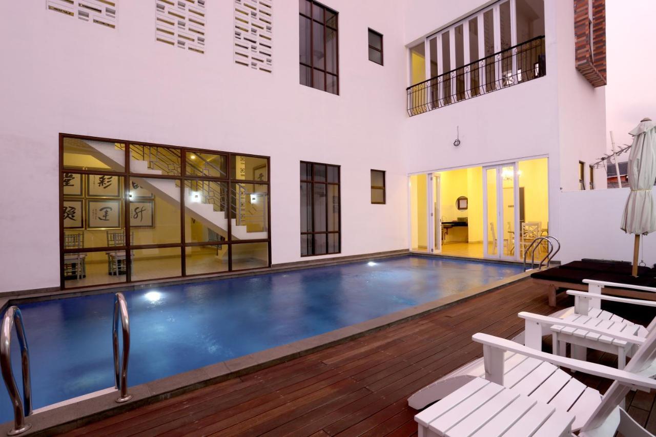 Urbanest Inn House Slipi Jakarta Exteriör bild